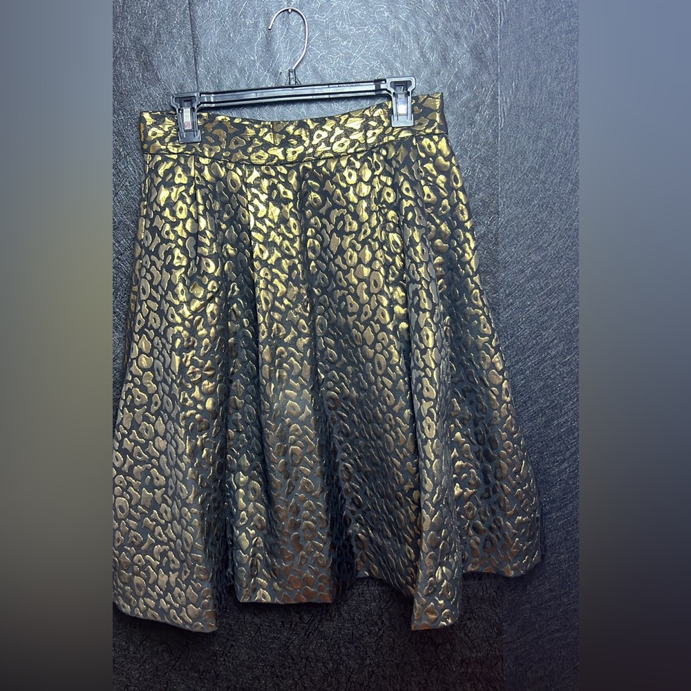 Gracia Metallic Fold Skirt. Size Large